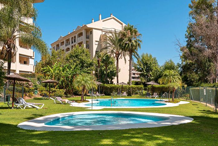 Piso en venta en San Pedro de Alcántara, Guadalmina Alta de 2 habitaciones