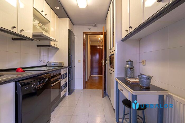 Casas en venta y pisos alquiler - 3