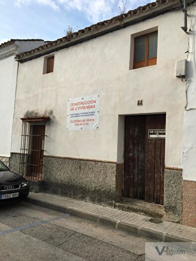 Casas en venta y pisos alquiler - 1