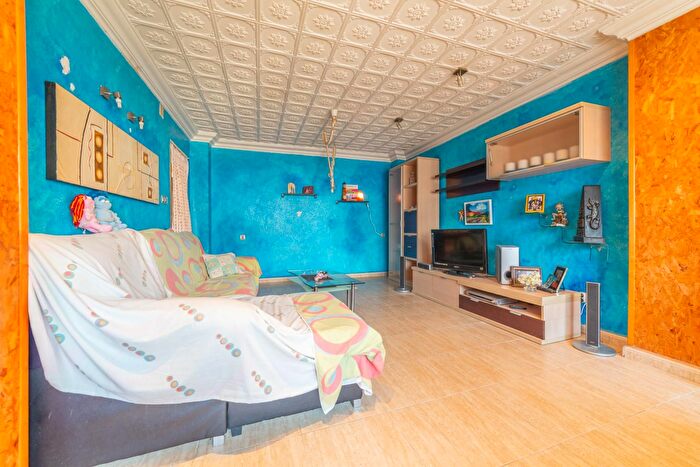 Casas en venta y pisos alquiler - 1