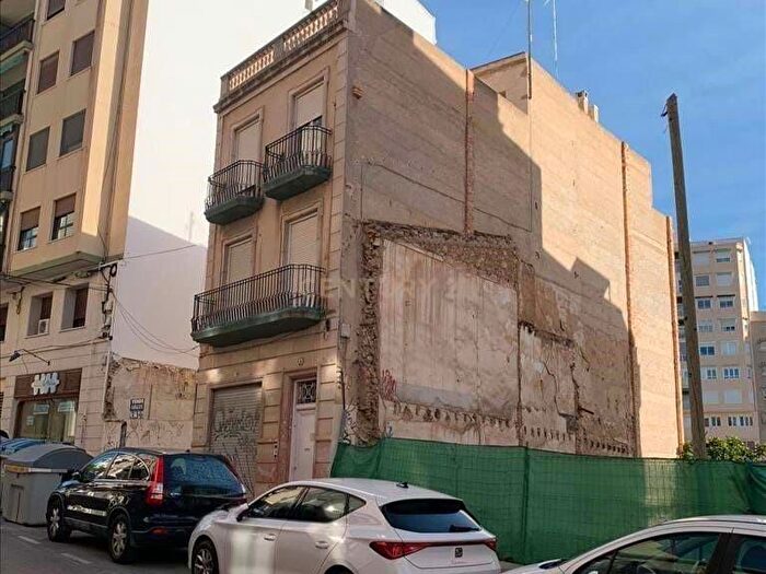 Casas en venta y pisos alquiler - 1
