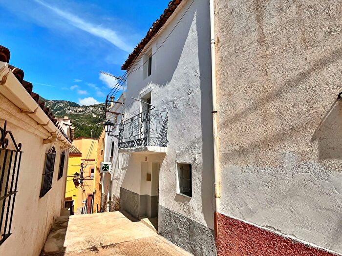 Casas en venta y pisos alquiler - 1