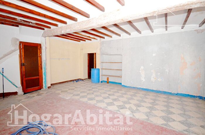 Casas en venta y pisos alquiler - 1