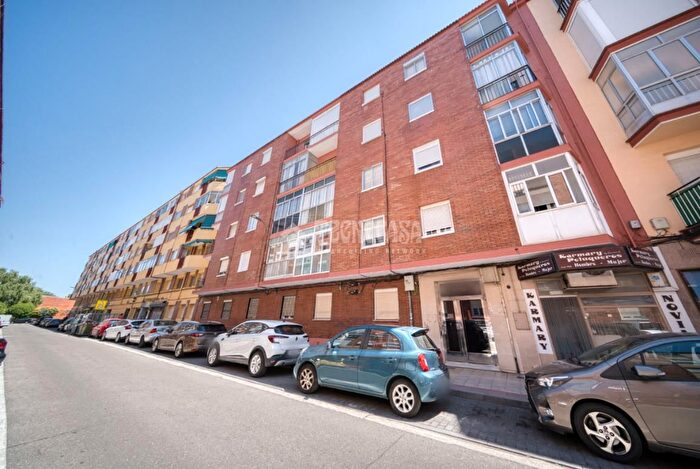 Casas en venta y pisos alquiler - 2