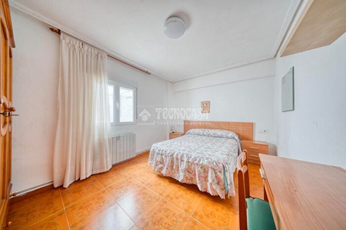 Casas en venta y pisos alquiler - 3