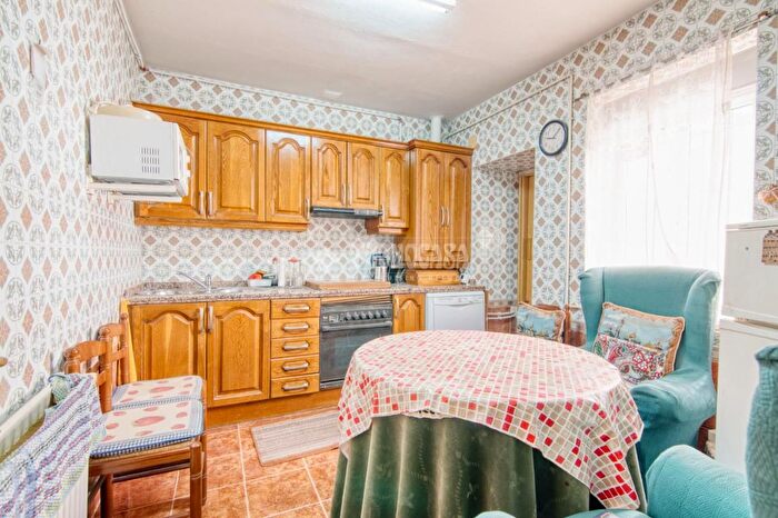Casas en venta y pisos alquiler - 2