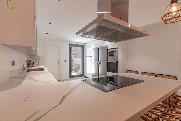 Casas en venta y pisos alquiler - 3