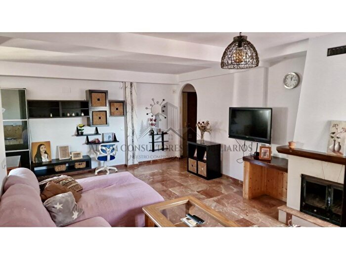 Casas en venta y pisos alquiler - 2