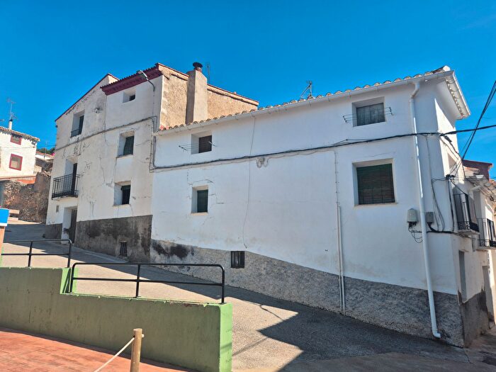 Casa en venta en Aguilón, Zaragoza de 5 habitaciones