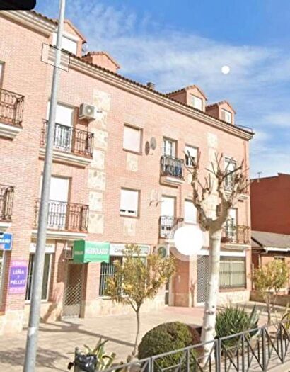 Casas en venta y pisos alquiler - 1