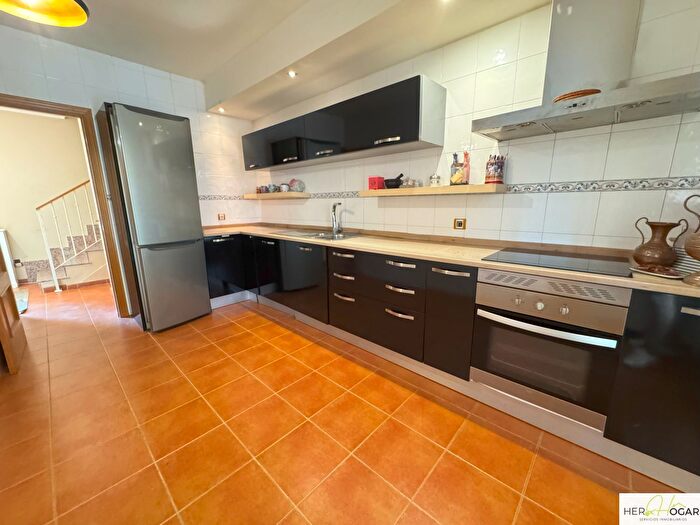Casas en venta y pisos alquiler - 2
