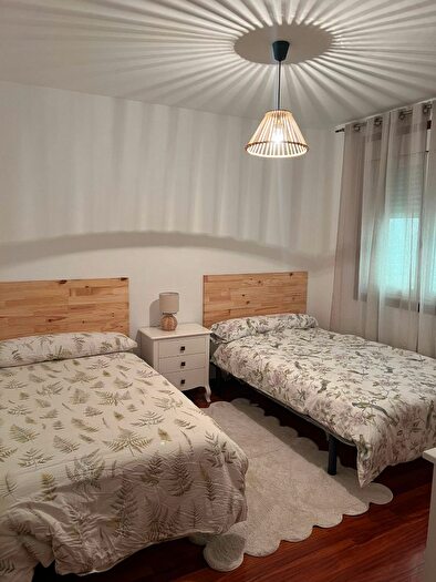 Casas en venta y pisos alquiler - 3
