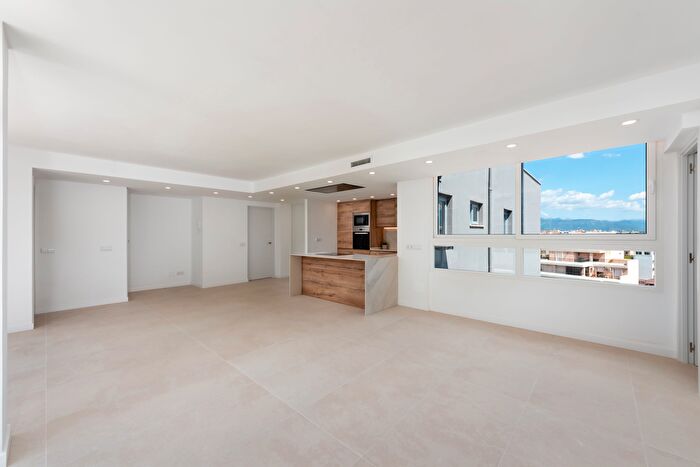 Piso en venta en Llevant, Marquès de Fontsanta de 5 habitaciones