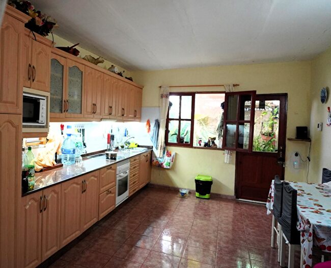 Casas en venta y pisos alquiler - 3