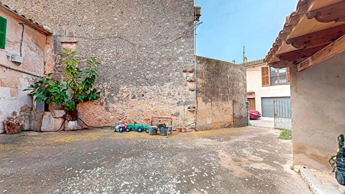 Casas en venta y pisos alquiler - 3