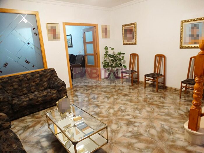 Casas en venta y pisos alquiler - 3
