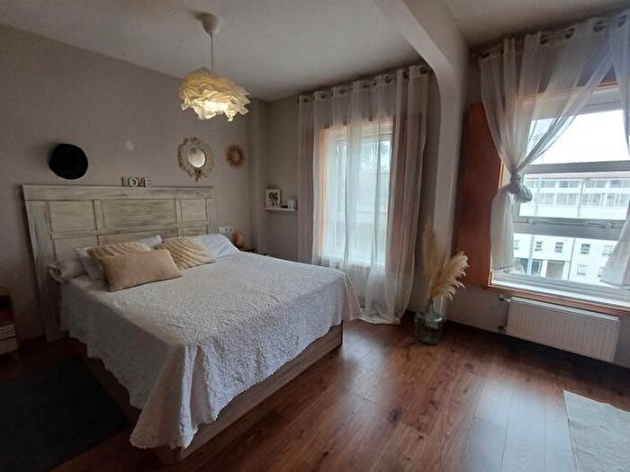 Casas en venta y pisos alquiler - 1