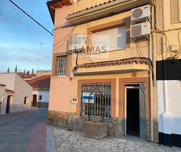 Casas en venta y pisos alquiler - 1