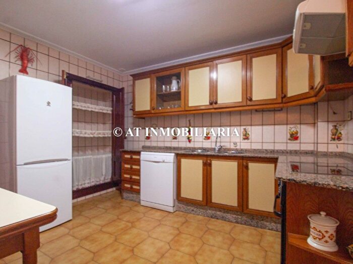 Casas en venta y pisos alquiler - 3