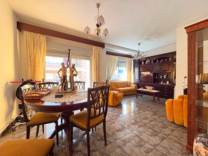 Casas en venta y pisos alquiler - 1