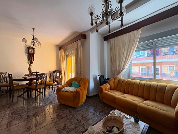 Casas en venta y pisos alquiler - 2