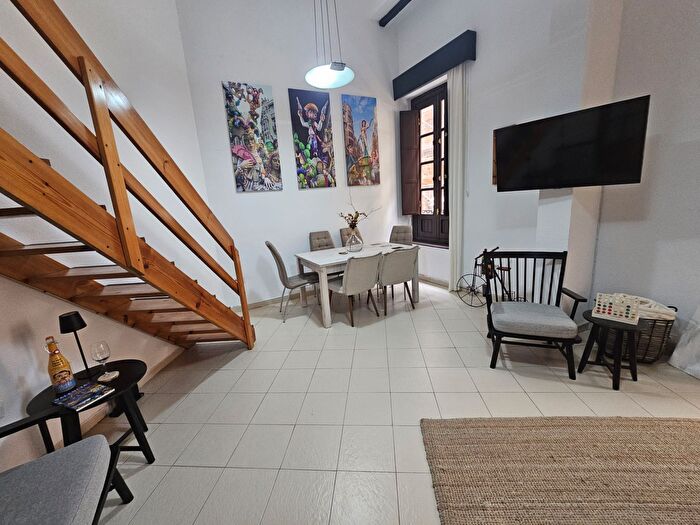 Casas en venta y pisos alquiler - 3