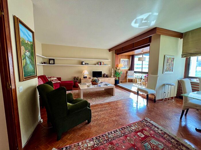 Casas en venta y pisos alquiler - 1