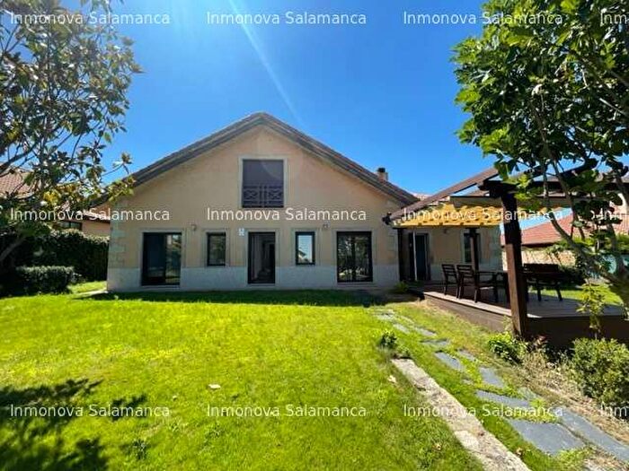 Casa en alquiler en Villamayor, Salamanca de 4 habitaciones