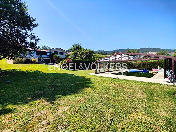 Casas en venta y pisos alquiler - 3