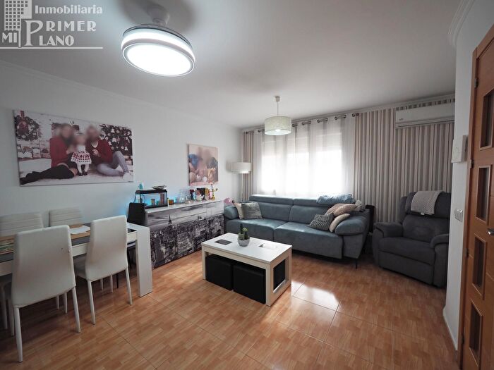 Casas en venta y pisos alquiler - 3