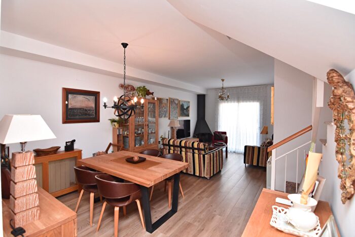 Casas en venta y pisos alquiler - 3