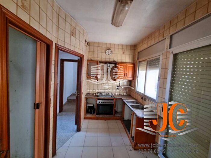 Casas en venta y pisos alquiler - 1