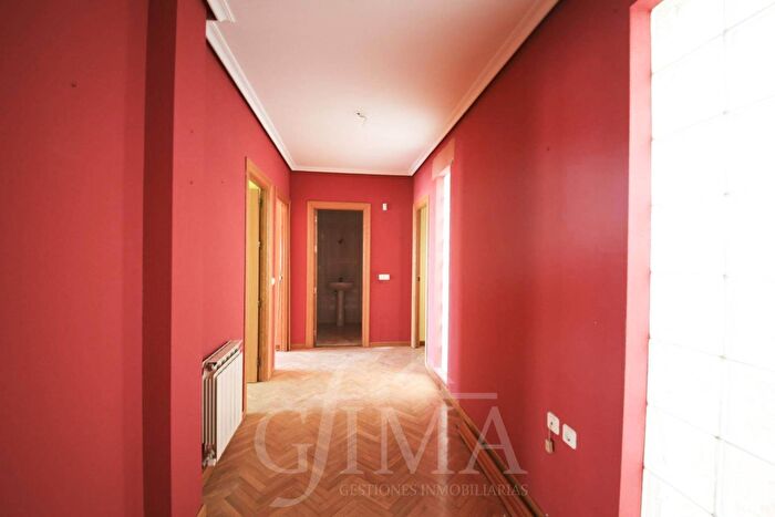 Casas en venta y pisos alquiler - 3