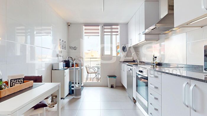 Casas en venta y pisos alquiler - 2