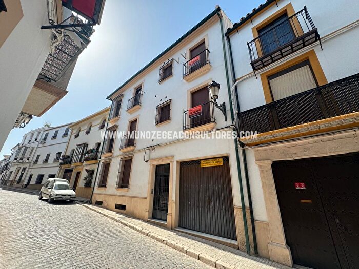 Casas en venta y pisos alquiler - 1