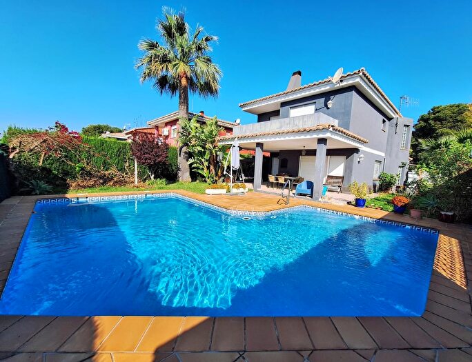 Casa en venta en Heliópolis, Benicasim Benicàssim de 4 habitaciones