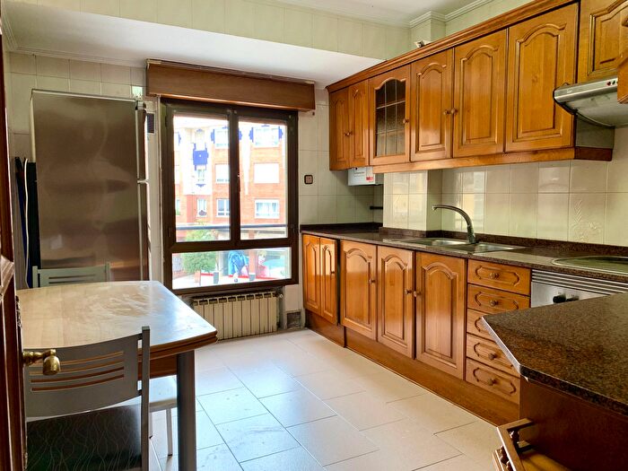 Casas en venta y pisos alquiler - 2