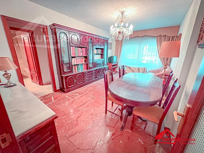 Casas en venta y pisos alquiler - 1