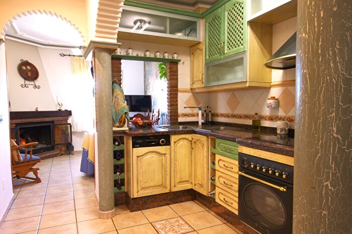 Casas en venta y pisos alquiler - 3
