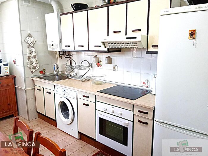 Casas en venta y pisos alquiler - 3