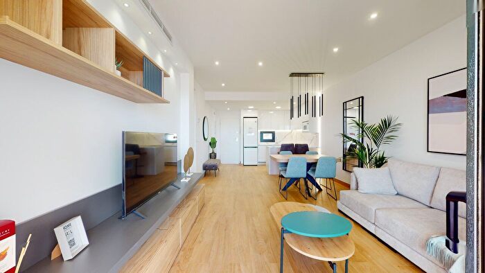 Casas en venta y pisos alquiler - 3