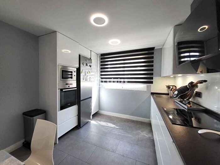 Casas en venta y pisos alquiler - 2