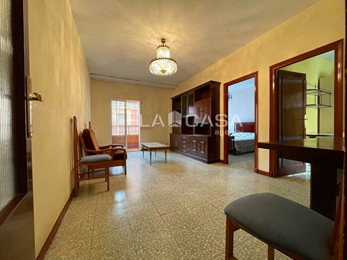 Casas en venta y pisos alquiler - 1