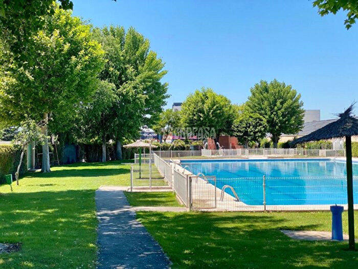 Piso en venta en El Naranjo, Fuenlabrada de 3 habitaciones