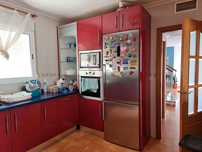 Casas en venta y pisos alquiler - 2