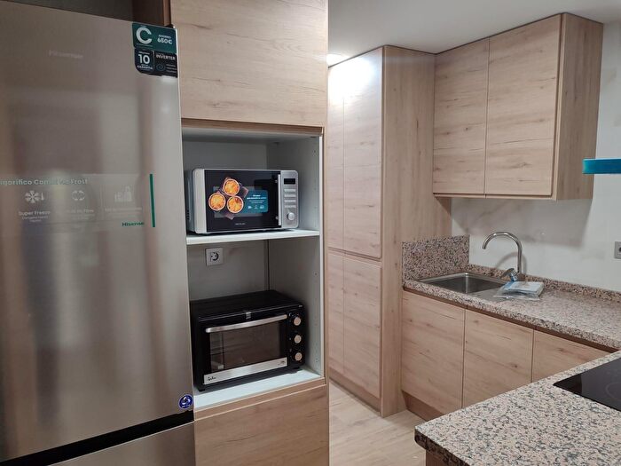 Casas en venta y pisos alquiler - 3
