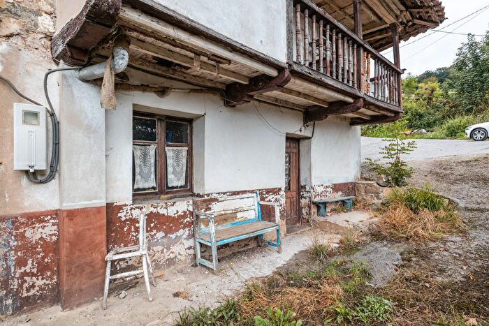 Casas en venta y pisos alquiler - 3