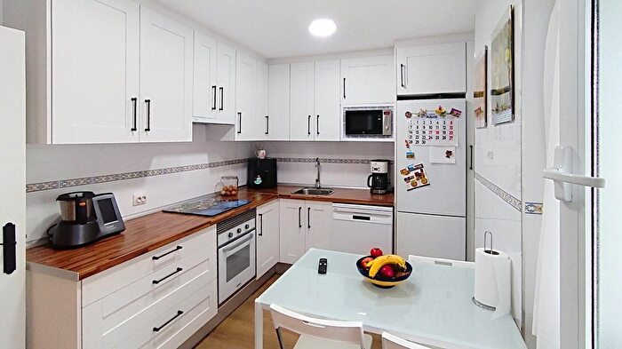Casas en venta y pisos alquiler - 3