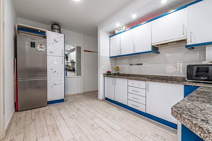 Casas en venta y pisos alquiler - 1