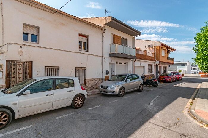 Casas en venta y pisos alquiler - 1